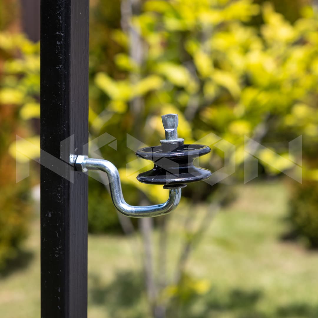 Sarokszigetelő elektromos kerítéshez metrikus csavarral NEXON – 3. kép