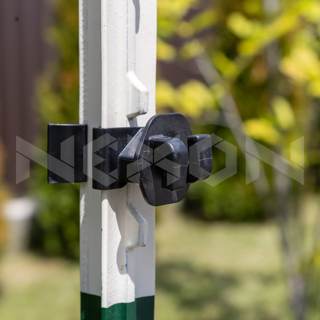 Szigetelő villanypásztor dróthoz T-post oszlopra – NEXON moduláris, fekete – 2. kép