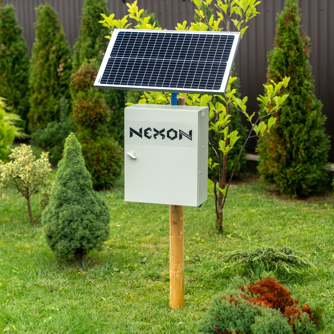 NEXON Villanypásztor Csomag BeastShock 6 J 12V, 50W-os Napelemmel és 30Ah Akkumulátorral Fém Dobozban