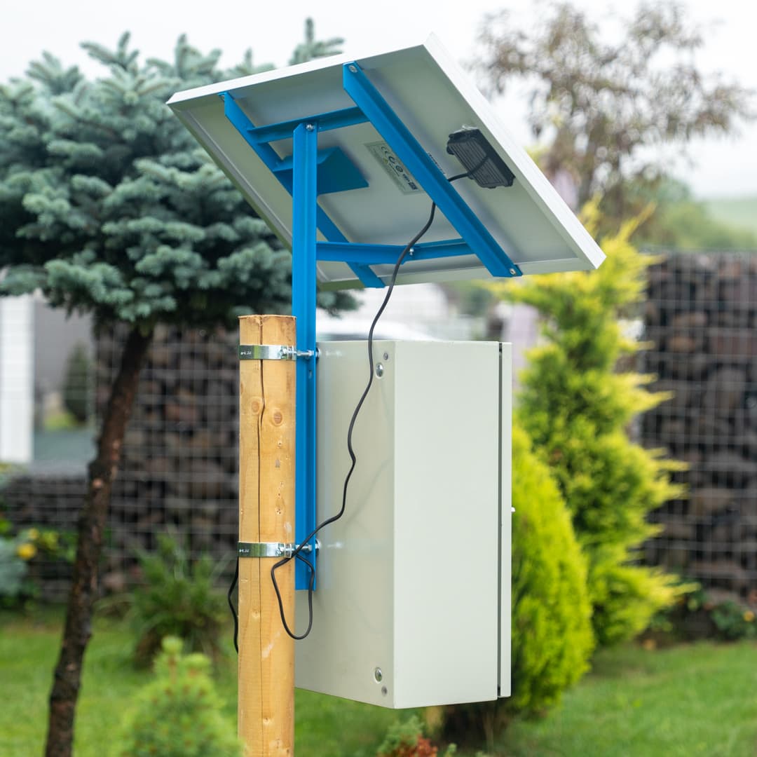 NEXON Villanypásztor Csomag BeastShock 6 J 12V, 50W-os Napelemmel és 30Ah Akkumulátorral Fém Dobozban – 3. kép