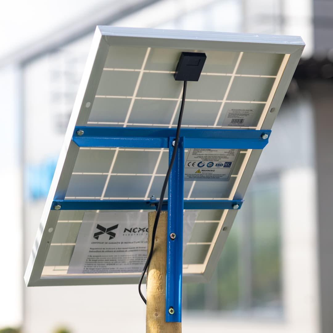 HeavyShock NEXON 30W Napelemel és tartóval – 2. kép