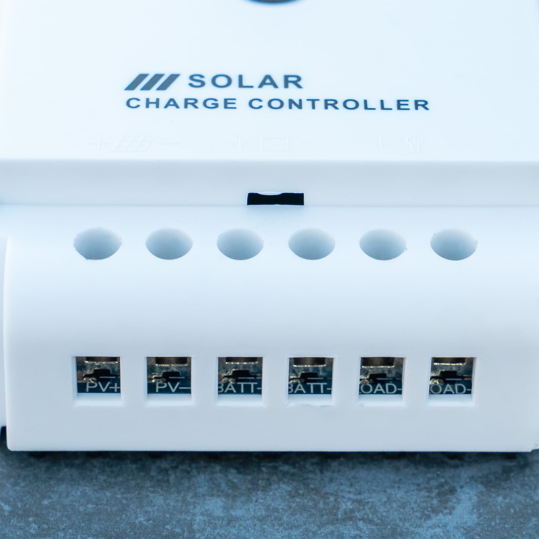 NEXON MPPT napelemes töltésszabályzó 20A 12V/24V, dupla USB porttal – 7. kép