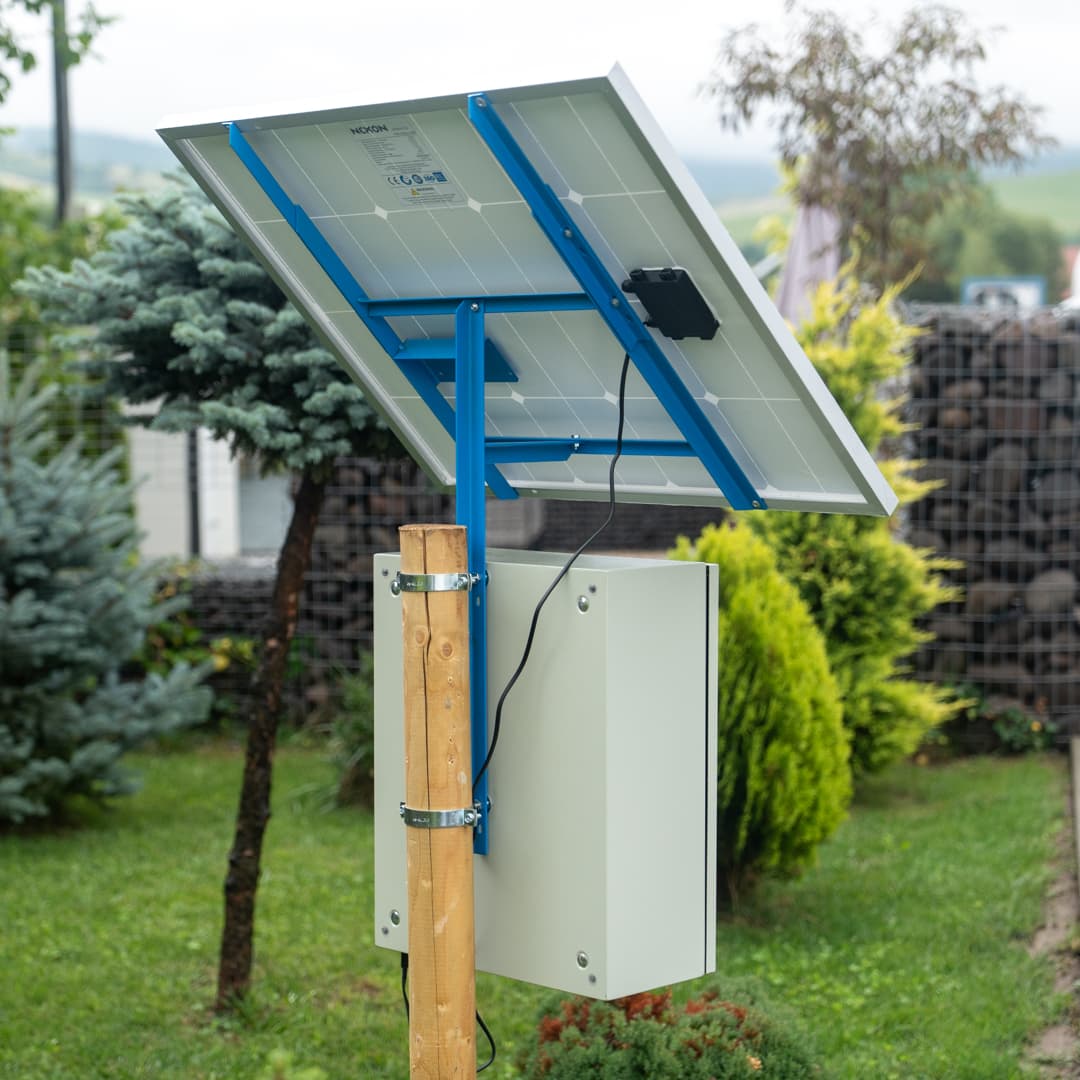 NEXON Villanypásztor csomag BeastShock 10 J 12V 100W-os napelemmel, 50Ah akkumulátorral és fém dobozzal – 6. kép