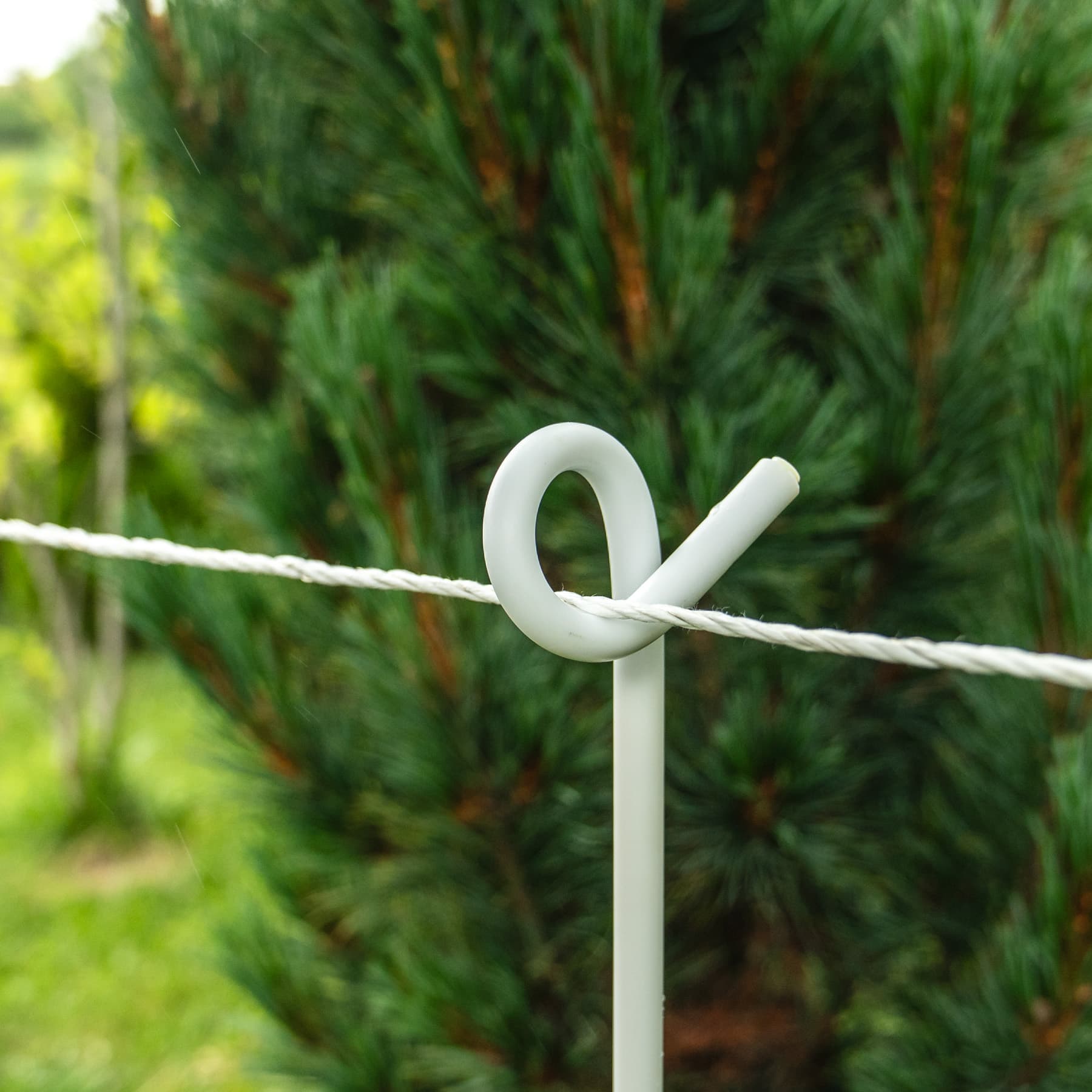 Fém oszlop rögzítőgyűrűvel 7mm 105cm fehér – 2. kép