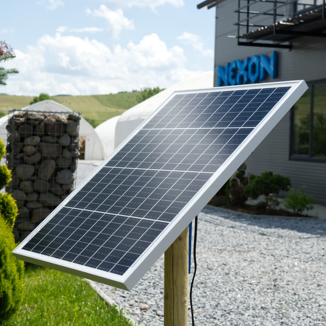 NEXON 50W napelem szett villanypásztorhoz tartóval és töltésszabályzóval – 2. kép